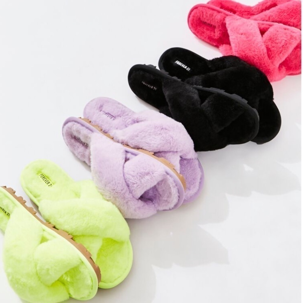 Forever 21 Lavender Faux Fur Criss-Cross Slippers W/ Rubber Soles Size L 9.5-10